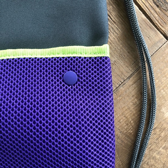 Rodan + Fields neoprene drawstring backpack NIB - Picture 5 of 11